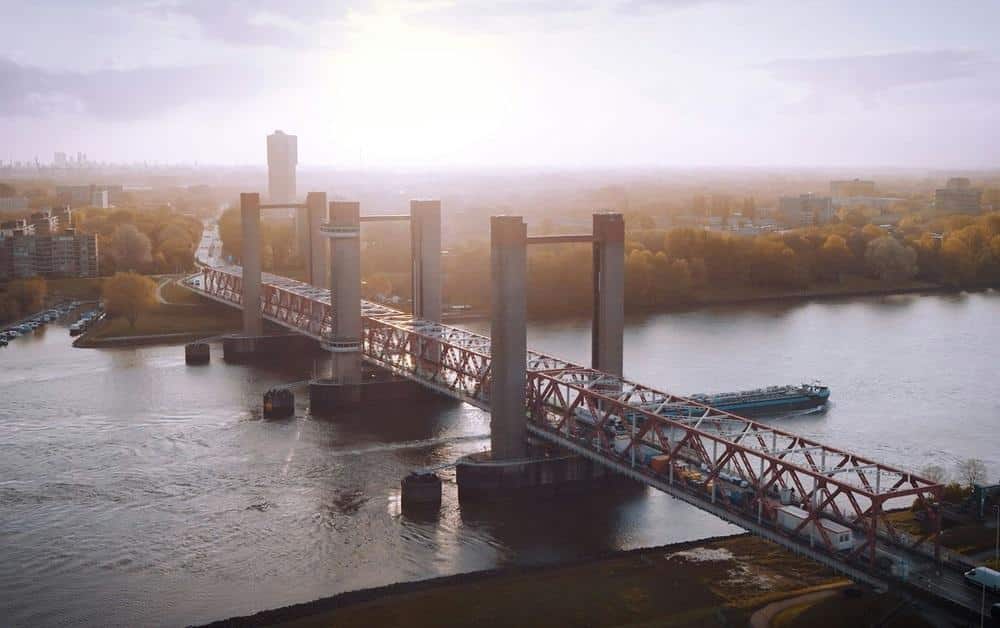 Oorspronkelijk archiefbeeld van de Spijkenisserbrug
