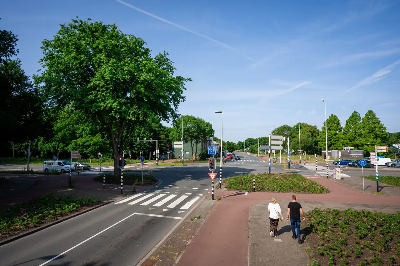 Afsluiting kruising Loosduinse Hoofdstraat en Lozerlaan
